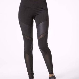 ALO Yoga Sheila Legging in Black/Glossy/Mesh Size XS